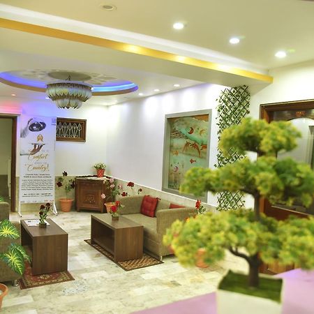 Rnb Select Vijay Delux Hotel Sultānpur Екстериор снимка