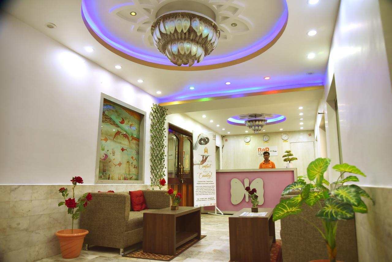 Rnb Select Vijay Delux Hotel Sultānpur Екстериор снимка